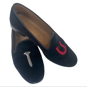 “SCREW YOU” SLIPPERS